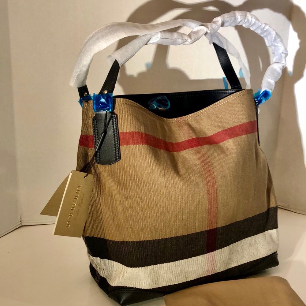 Authentic Burberry Canvas Check Medium Tote 👜 - Picture 9 of 15